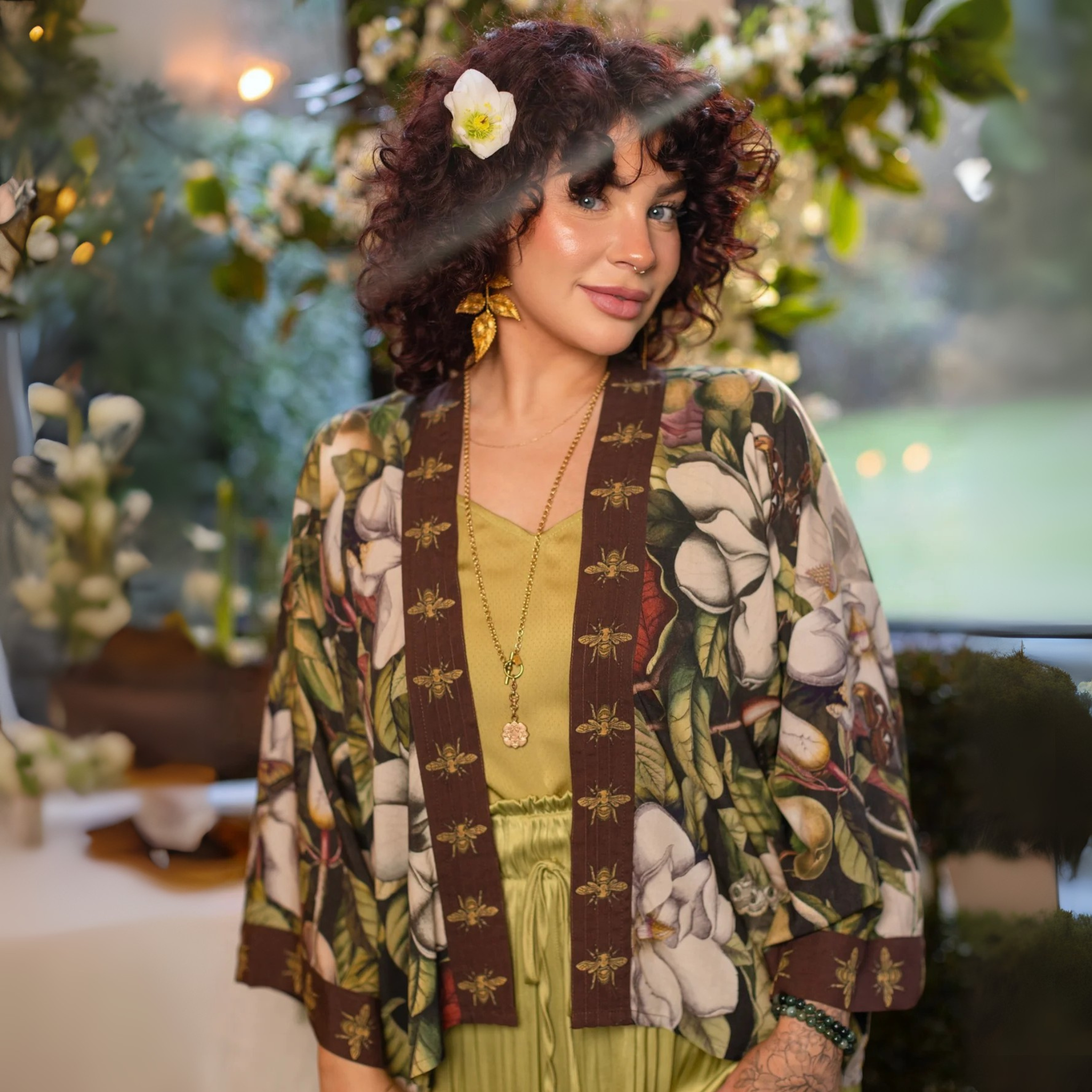 Fleur de Lune Cropped Pixie Duster