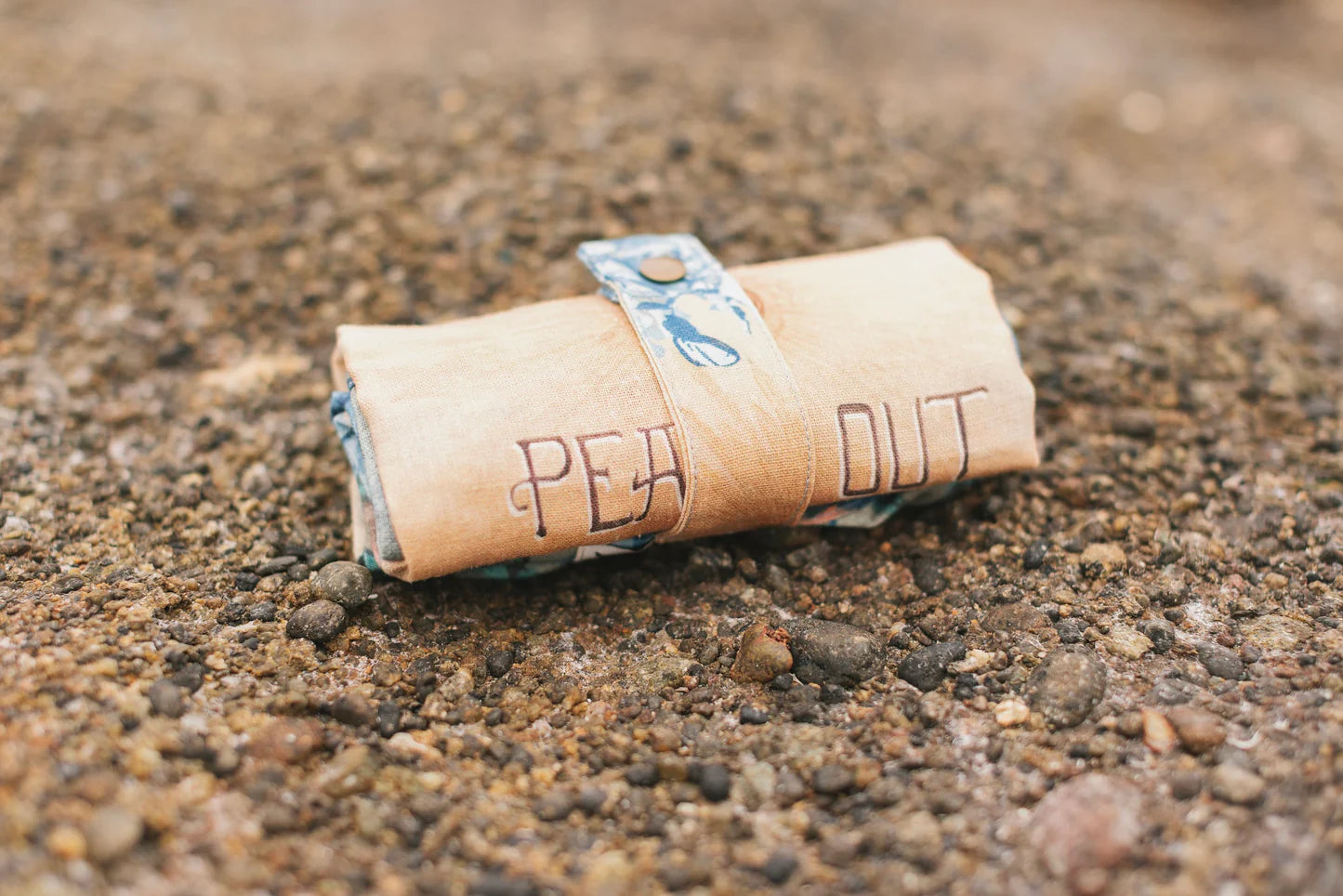 Peace Out Market Tote Bag